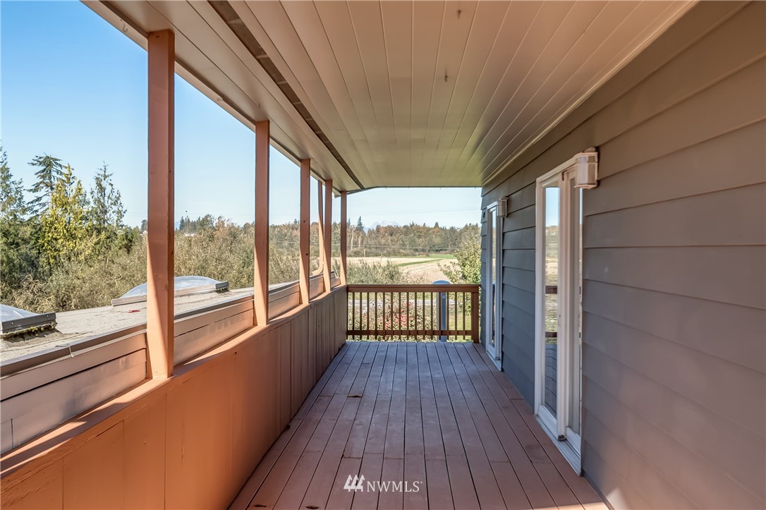 3367 Clearbrook Road Sumas, WA 98295 - Photo 21 of 25 a view of balcony with wooden floor