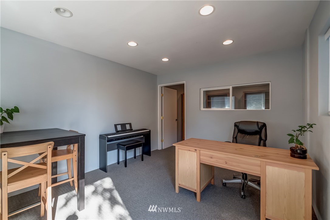 3367 Clearbrook Road Sumas, WA 98295 - Photo 24 of 25 a view of a workspace with furniture