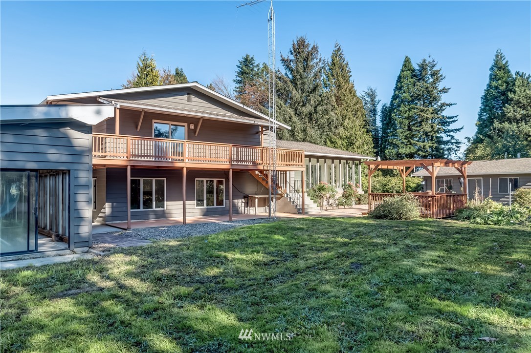 3367 Clearbrook Road Sumas, WA 98295 - Photo 4 of 25 a view of a house with a yard porch and sitting area