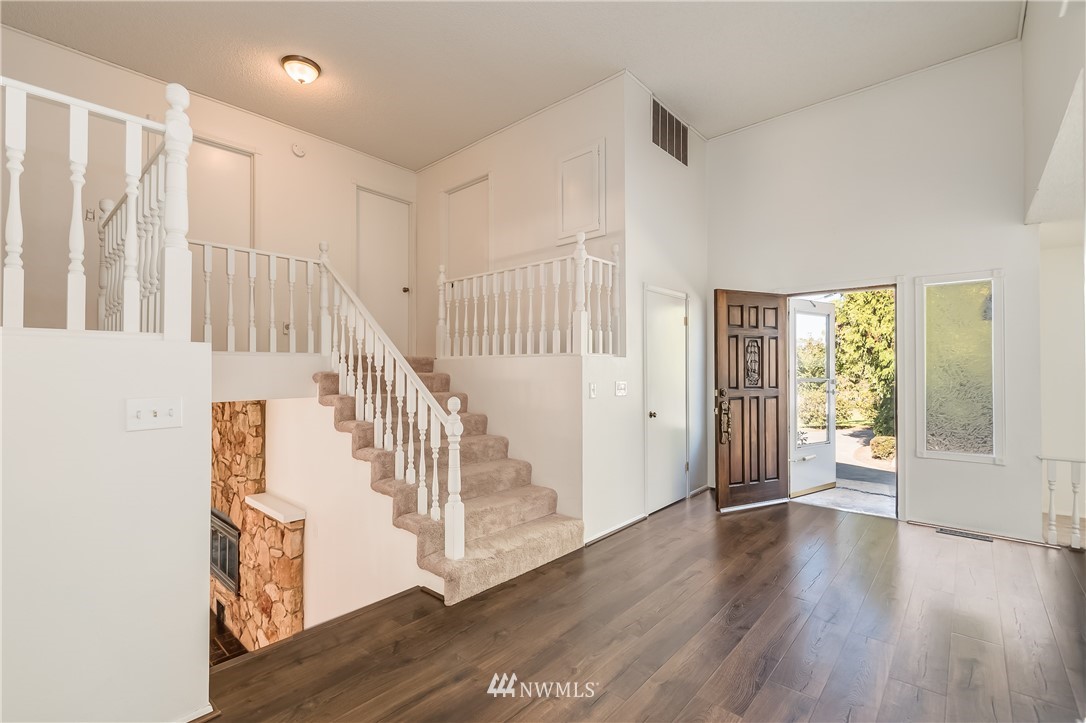 3367 Clearbrook Road Sumas, WA 98295 - Photo 8 of 25 a view of an entryway with wooden floor