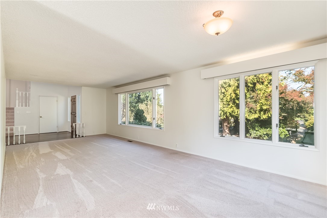 3367 Clearbrook Road Sumas, WA 98295 - Photo 9 of 25 an empty room with large windows