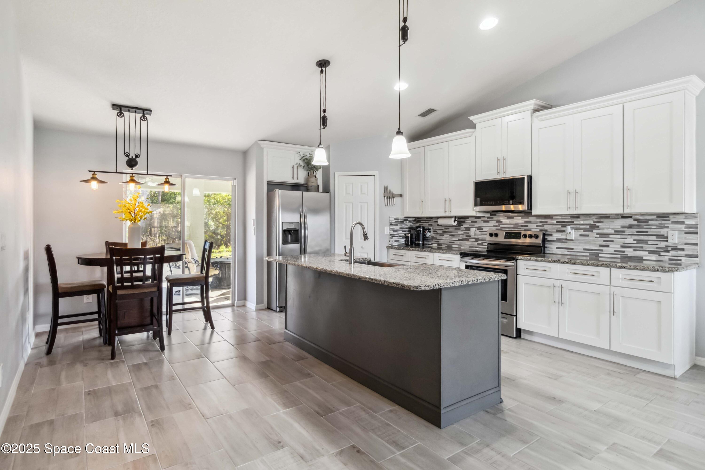 1250 Sapulpa Road Southwest Palm Bay, FL 32908 - Photo 3 of 25 011