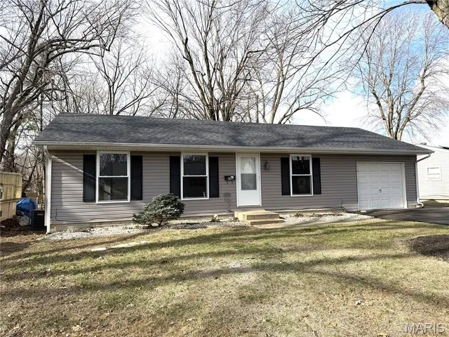 $259,000 | 206 Persimmon Drive, O'Fallon, IL 62269