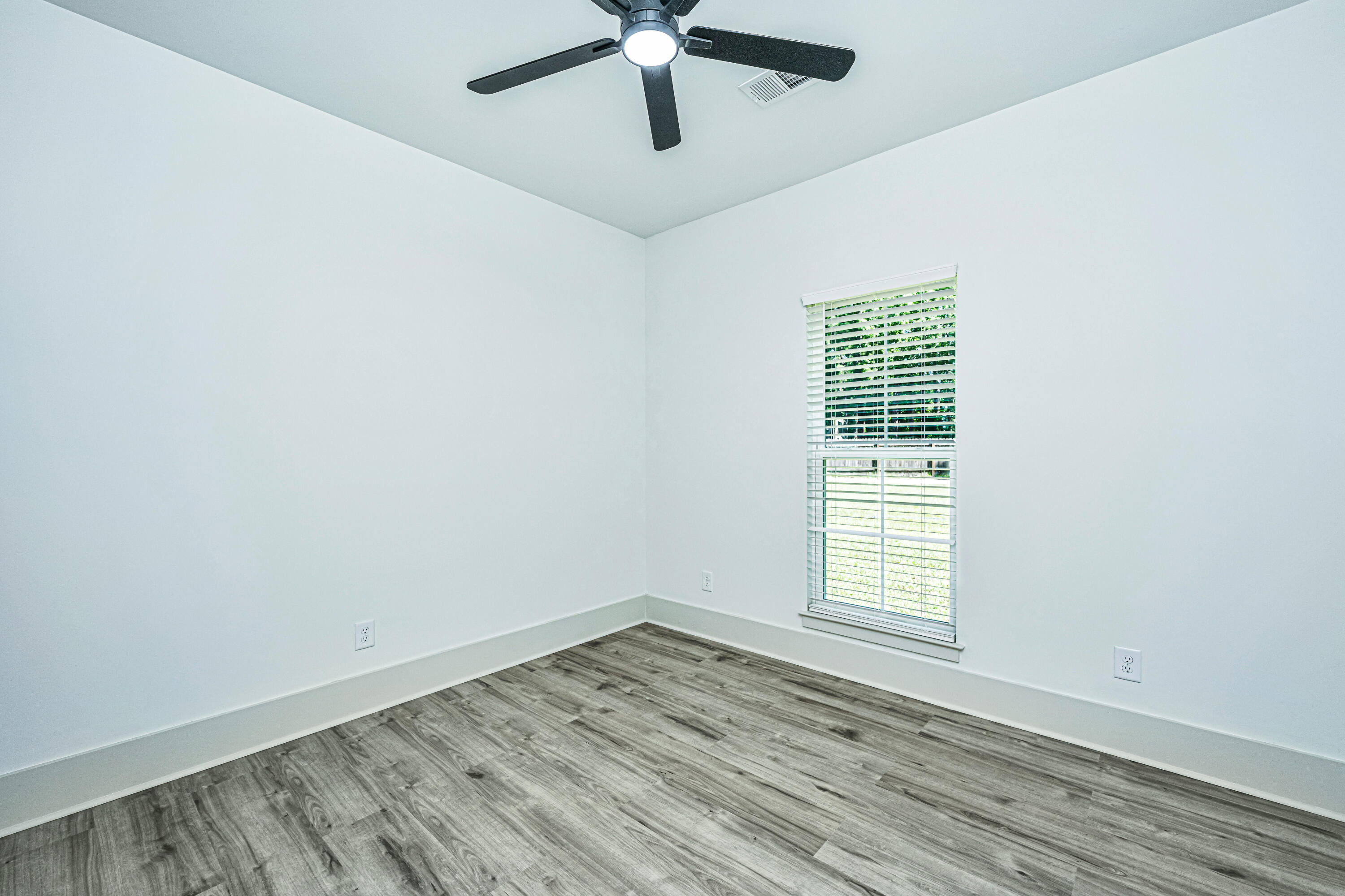 933 Valley Street Hanahan, SC 29410 - Photo 19 of 34 933ValleySt032