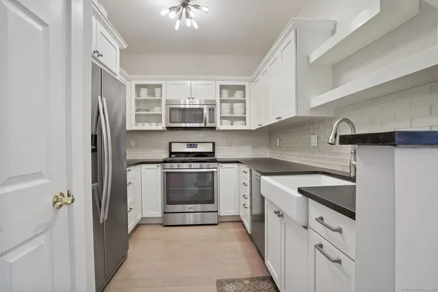 $469,000 | 105 Richards Avenue, Unit 2308, Norwalk, CT 06854