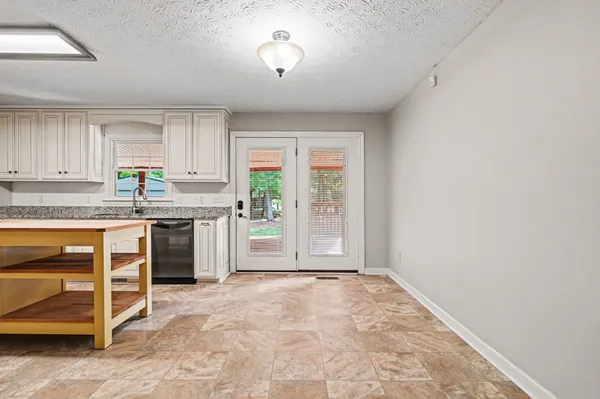 $365,000 | 3005 Highway 52 West, Lafayette, TN 37083