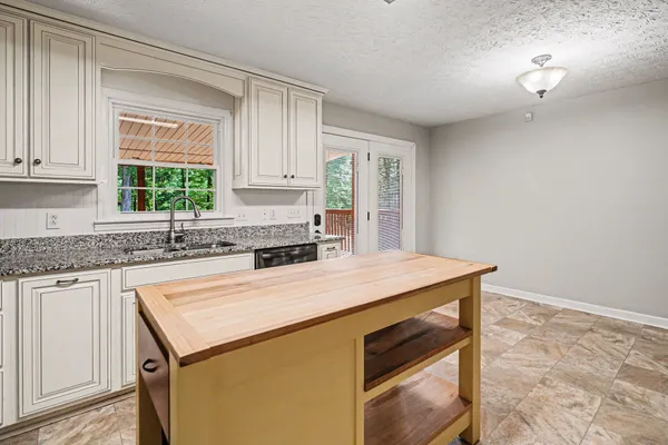 $365,000 | 3005 Highway 52 West, Lafayette, TN 37083