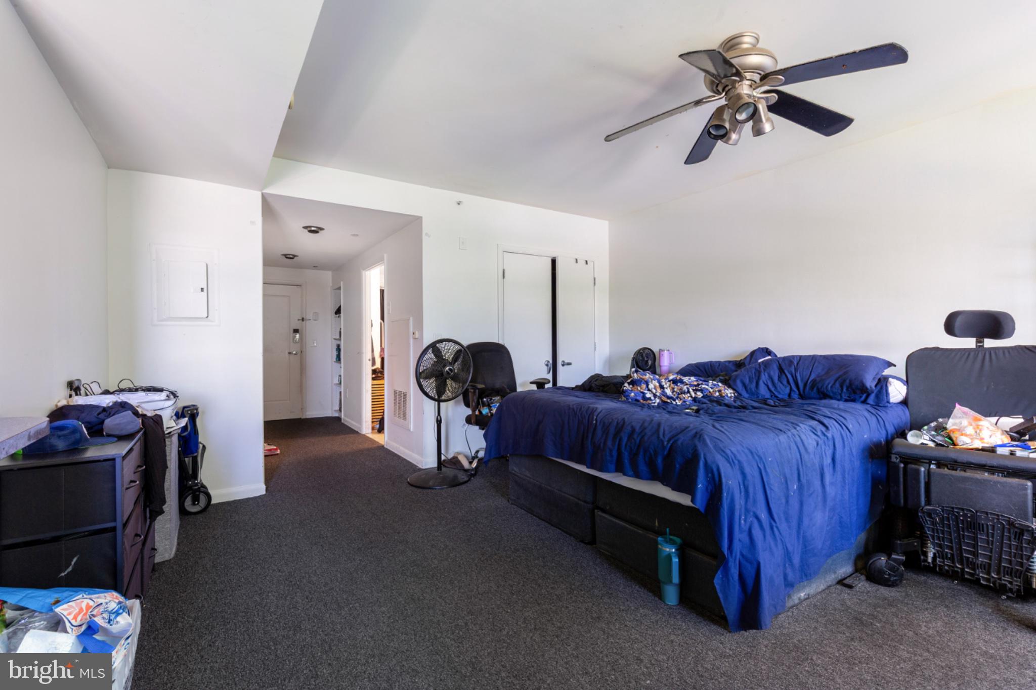 350 G Street Southwest, Unit N423 Washington, DC 20024 - Photo 12 of 43 Spacious room with cozy ambiance.