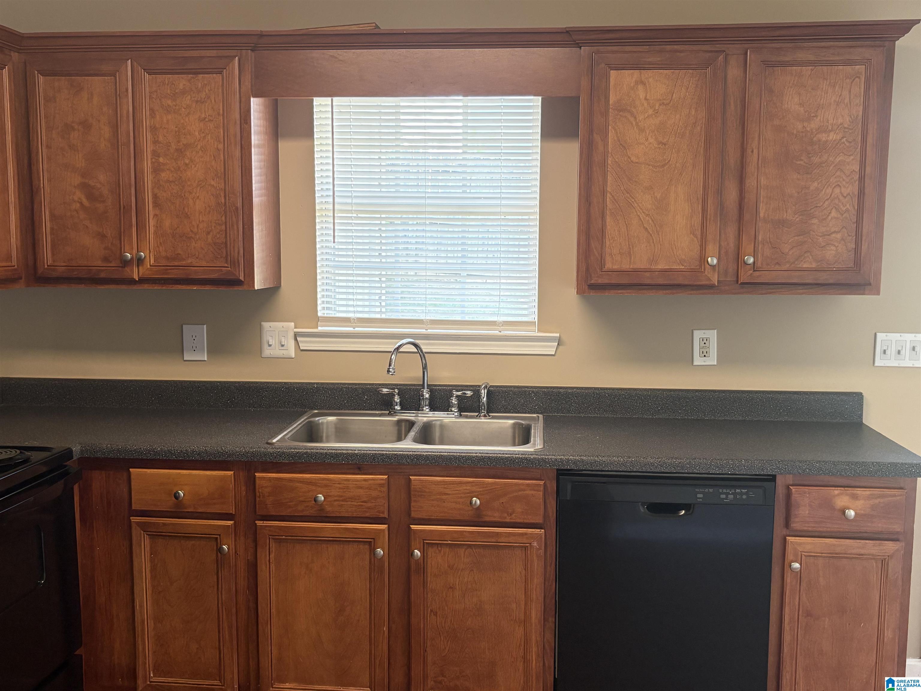 1114 Thompson Road Alabaster, AL 35007 - Photo 9 of 34