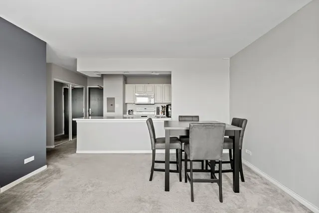 $205,000 | 3930 North Pine Grove Avenue, Unit 2010, Chicago, IL 60613