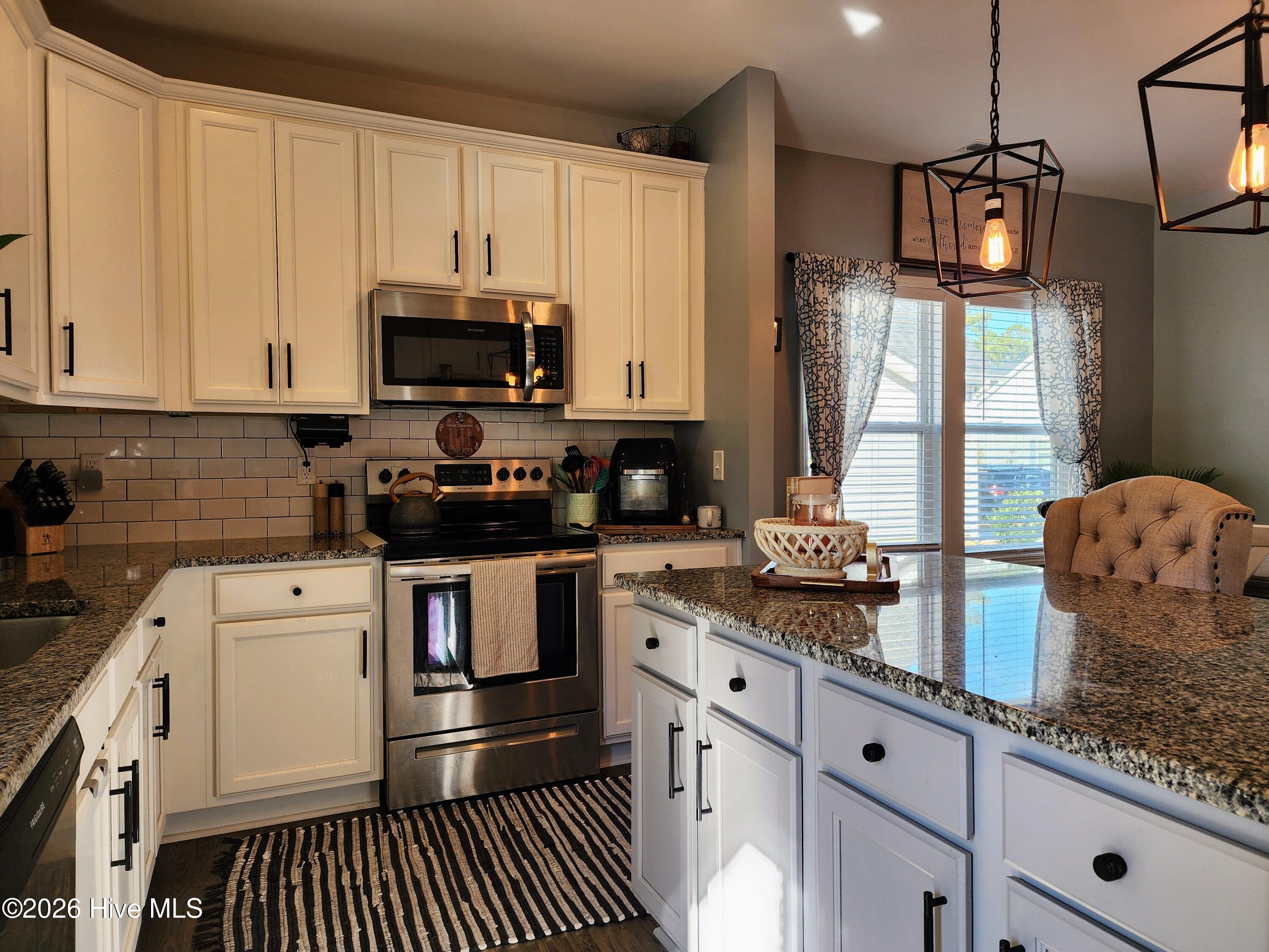 1133 Spincast Road Southport, NC 28461 - Photo 10 of 64 Stainless Appliances