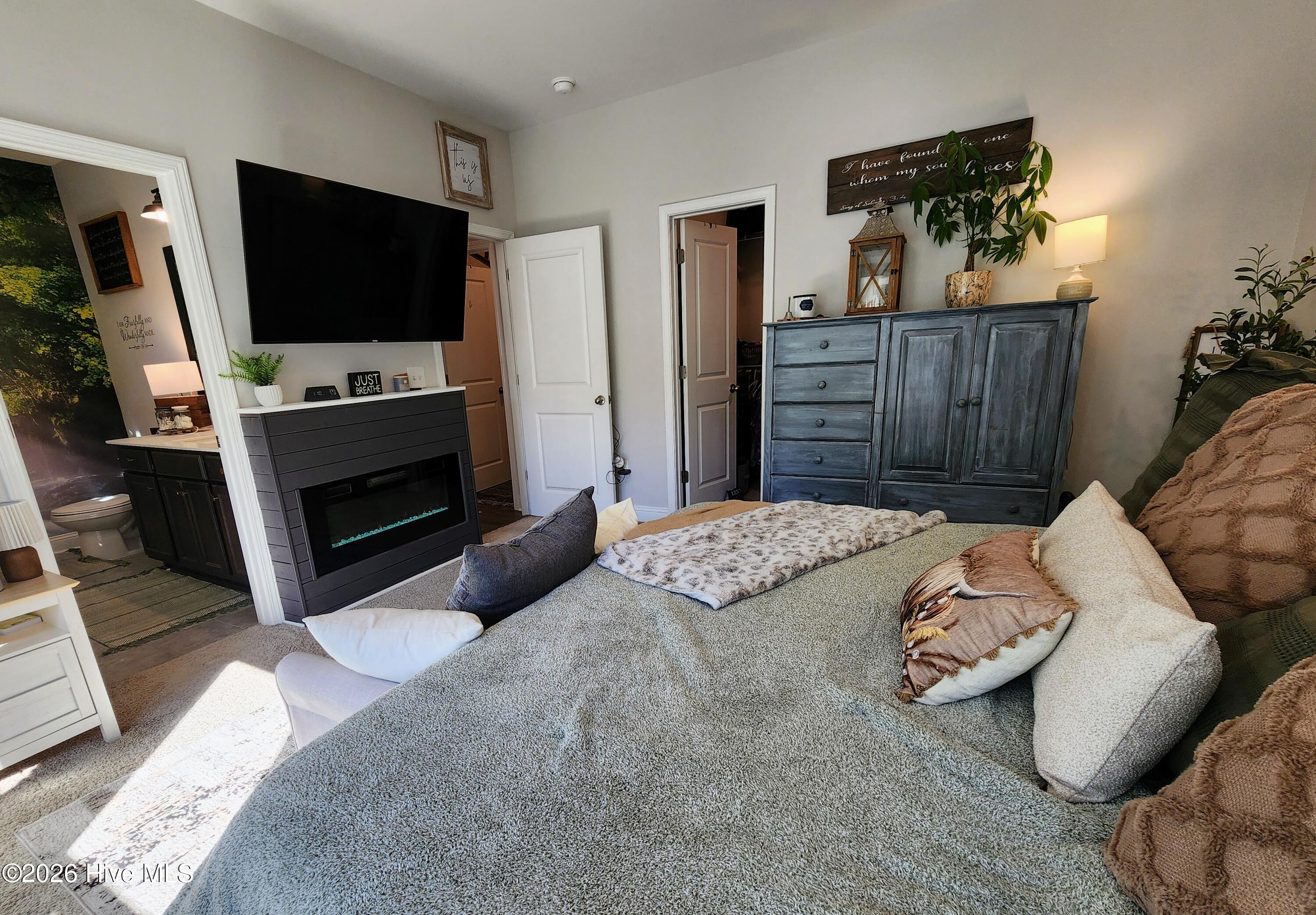 1133 Spincast Road Southport, NC 28461 - Photo 16 of 64 Spacious Retreat