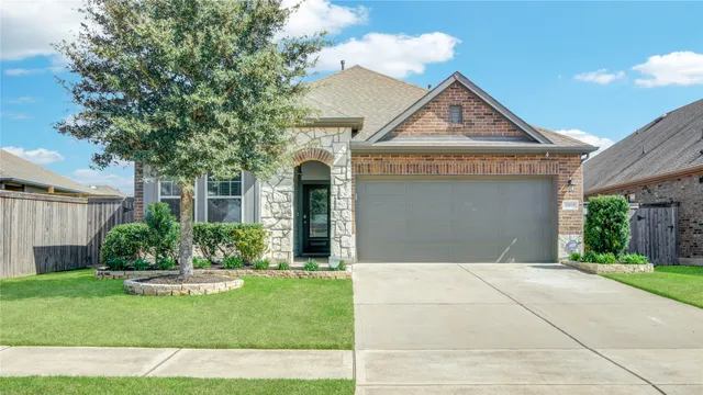 $2,600 | 2815 Torrey Pines Drive, Fulshear, TX 77423