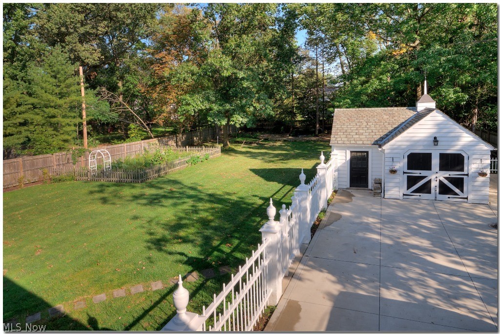 18927 Shelburne Road Cleveland, OH 44118 - Photo 31 of 35 Gallery Image 31