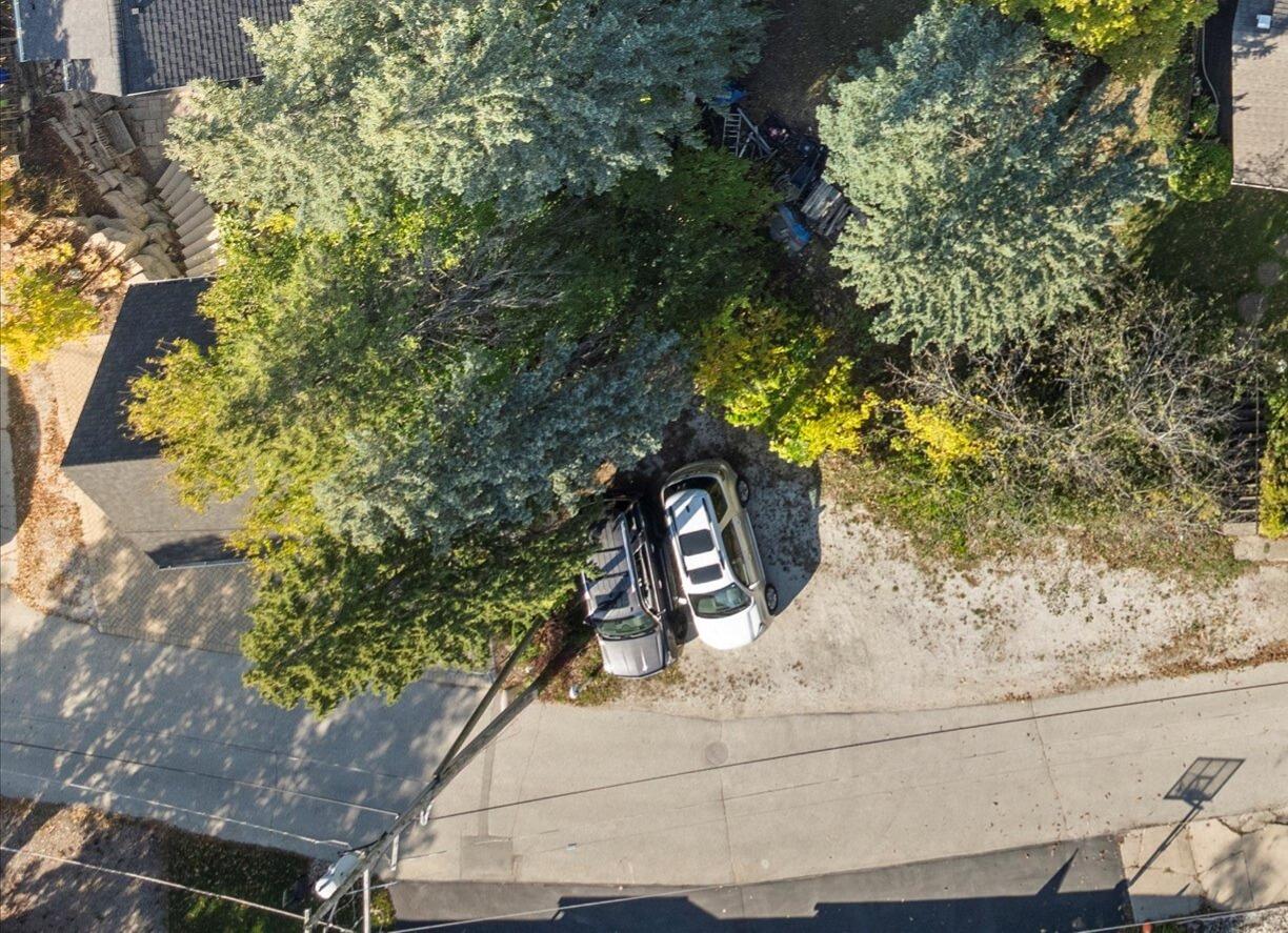 Lt41 Rd B Oconomowoc, WI 53069 - Photo 7 of 8 gravel parking area