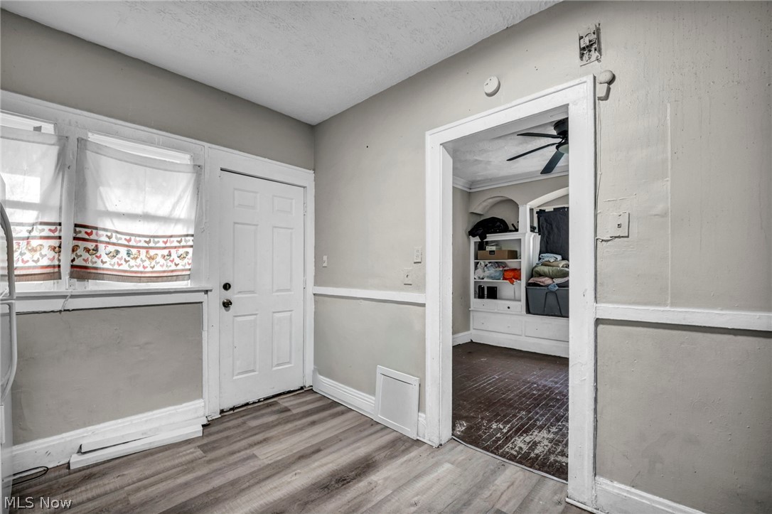 891 Paxton Road Cleveland, OH 44108 - Photo 25 of 49 Gallery Image 25