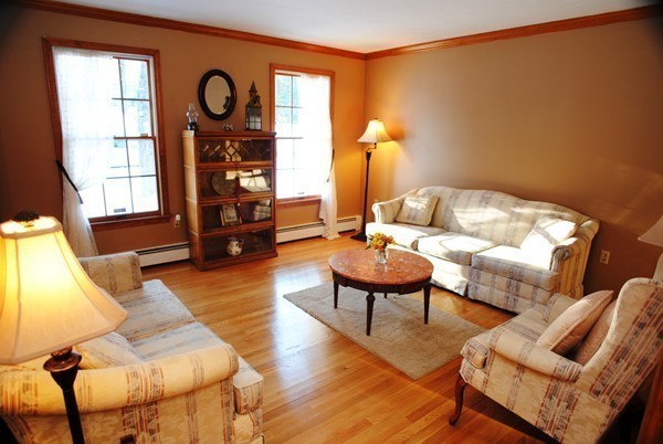 386 Simpson Road Marlborough, MA 01752 - Photo 4 of 22 Gallery Image 4