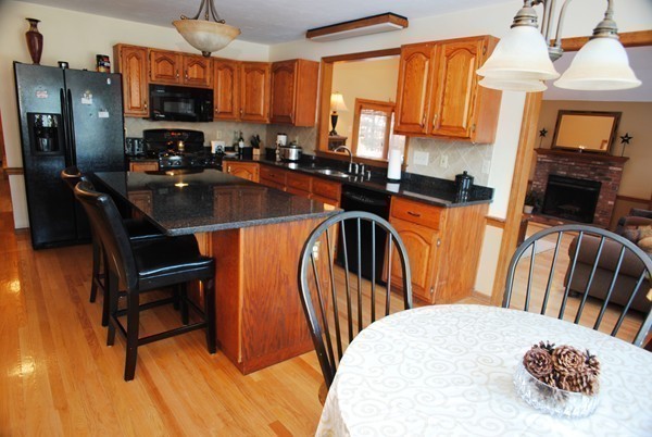 386 Simpson Road Marlborough, MA 01752 - Photo 7 of 22 Gallery Image 7