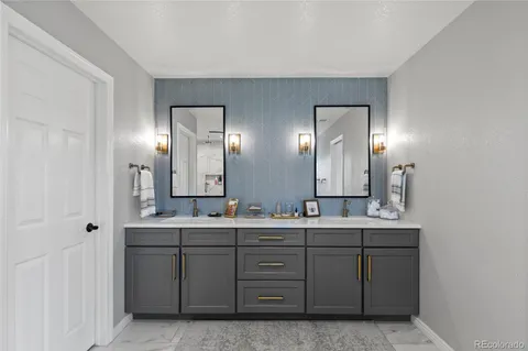 $1,950,000 | 10660 Weathersfield Court, Highlands Ranch, CO 80129