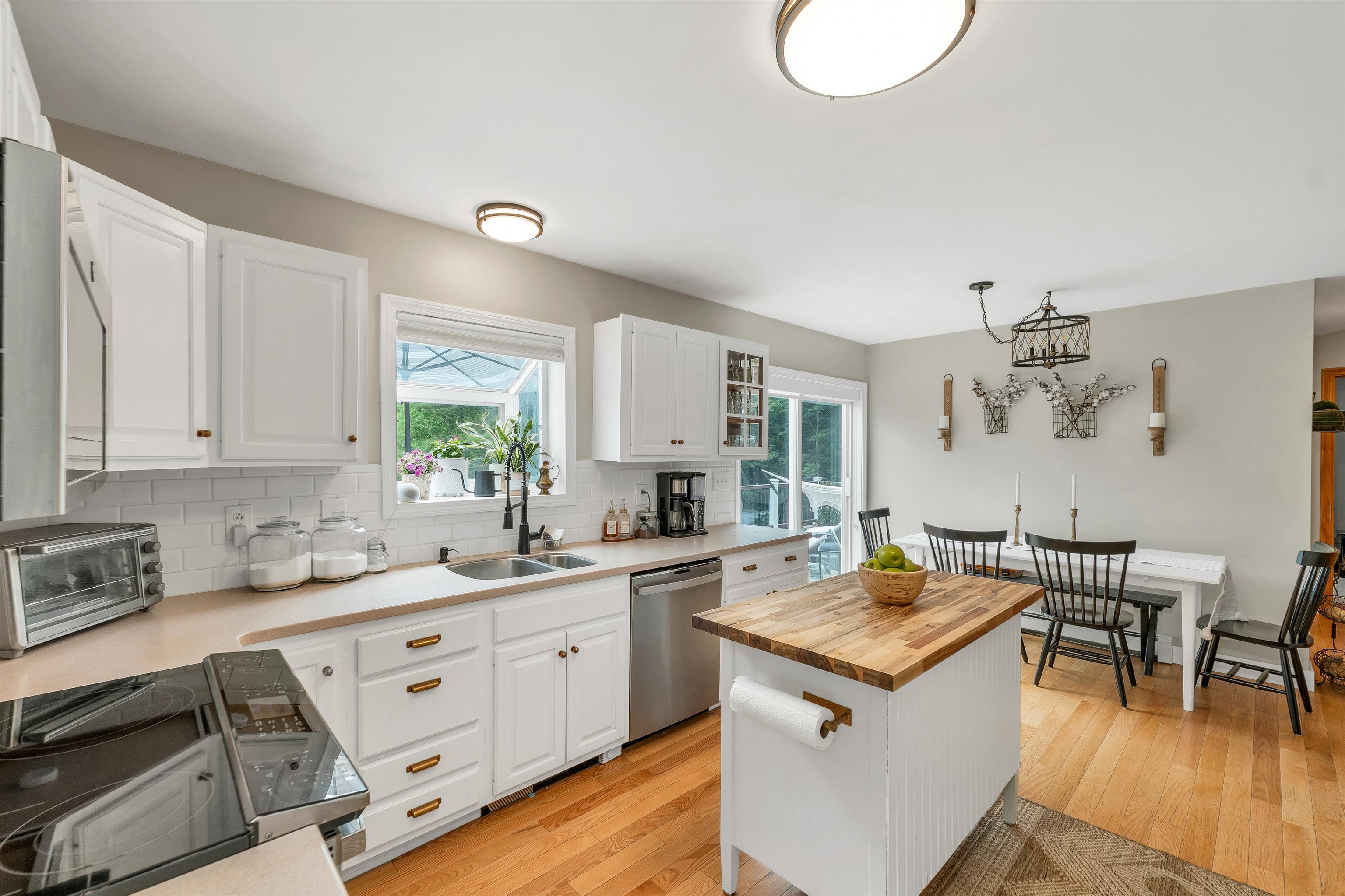 39 Beach Pond Road Wolfeboro, NH 03894 - Photo 3 of 46