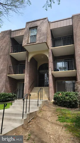 $250,000 | 3300 Woodburn Village Drive, Unit 22, Annandale, VA 22003