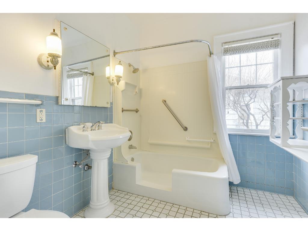 420 Blake Road South Hopkins, MN 55343 - Photo 13 of 23