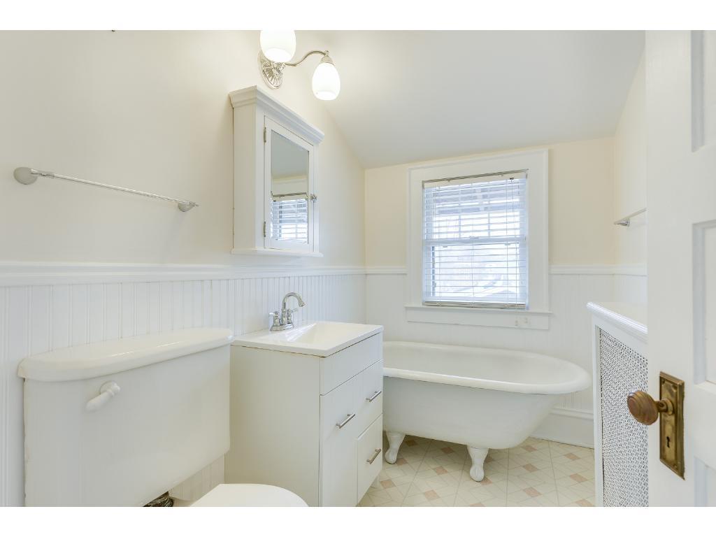 420 Blake Road South Hopkins, MN 55343 - Photo 17 of 23