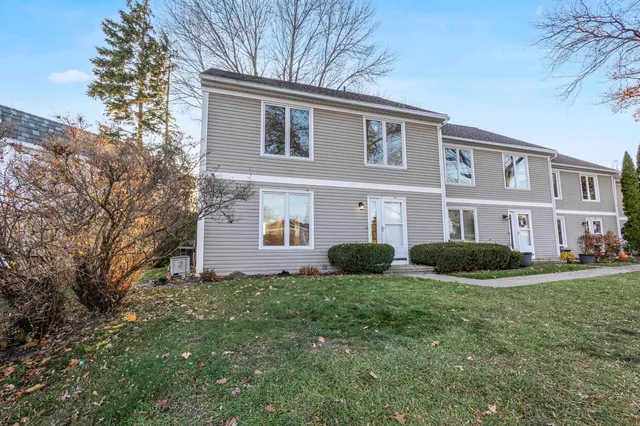 $609,900 | 490 South Lawson Drive, Unit C1 S6 S1, Green Lake, WI 54941