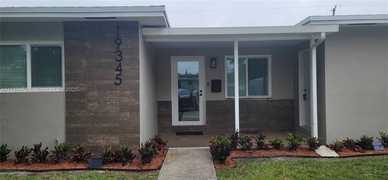 19345 Franjo Road Cutler Bay, FL 33157 - Photo 3 of 94 Gallery Image 3