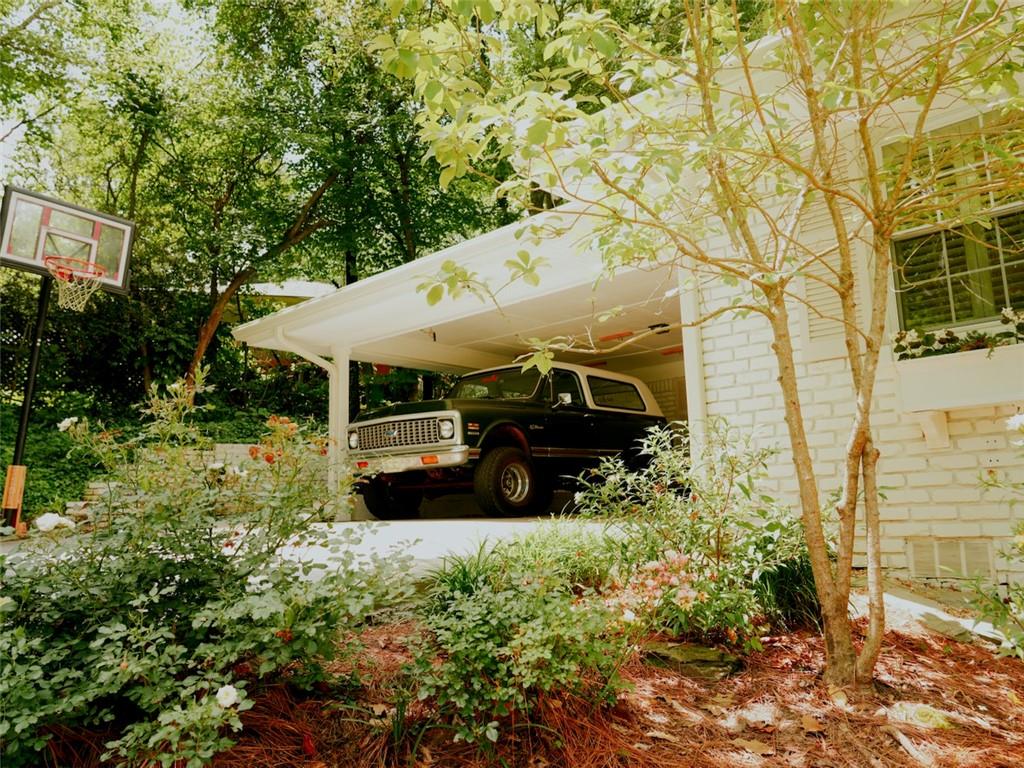 1664 Alderbrook Road Northeast Atlanta, GA 30345 - Photo 4 of 52