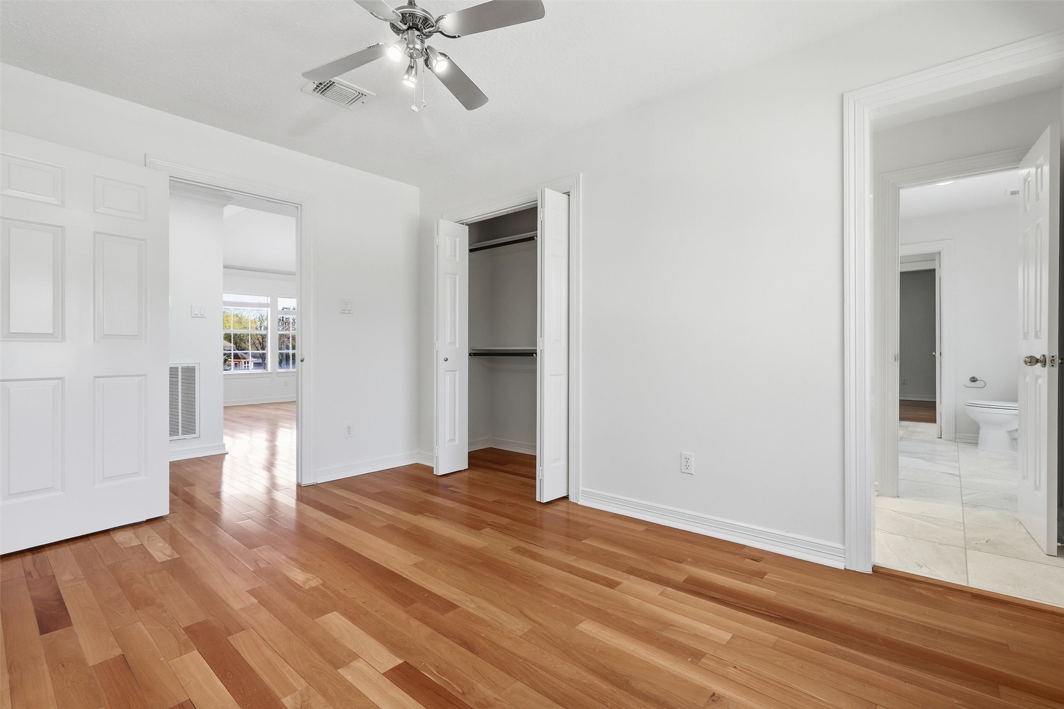 1918 Winter Knoll Way Houston, TX 77062 - Photo 37 of 46 Spacious secondary bedroom with direct access to the Jack & Jill bathroom, featuring its own private sink.