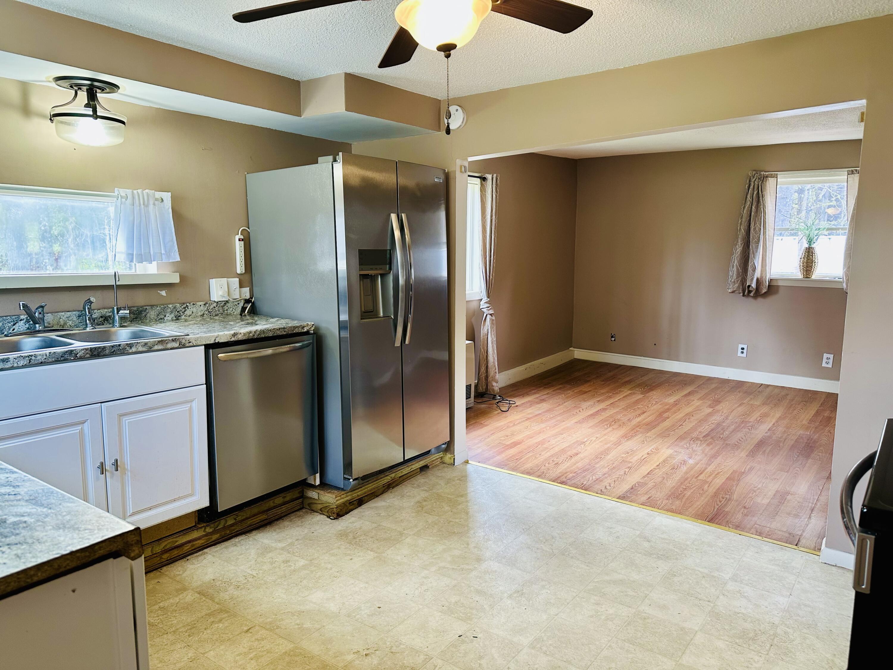 28 Mount Vernon Road Augusta, ME 04330 - Photo 3 of 24