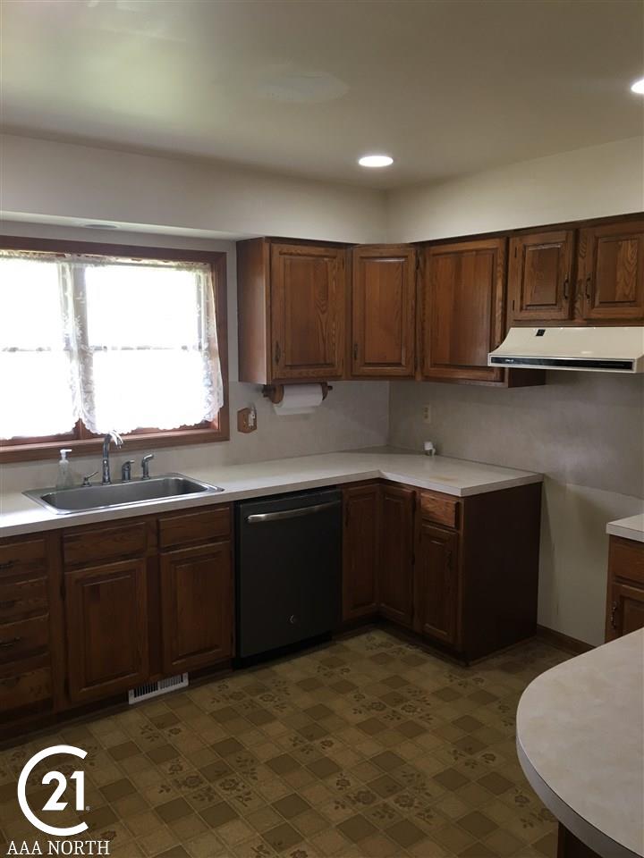 16880 28 Mile Road Ray, MI 48096 - Photo 10 of 28