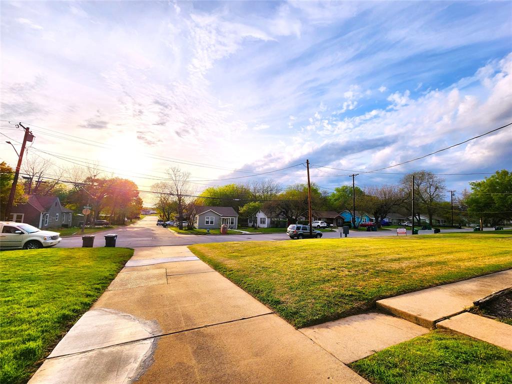 2202 Bolivar Street Denton, TX 76201 - Photo 4 of 36 a view of an outdoor space yard and entertaining space