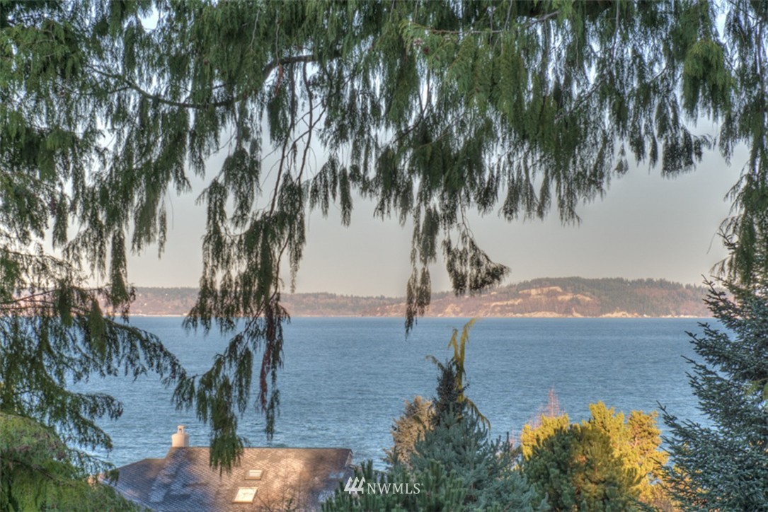 8230 Talbot Road Edmonds, WA 98026 - Photo 12 of 23 Gallery Image 12