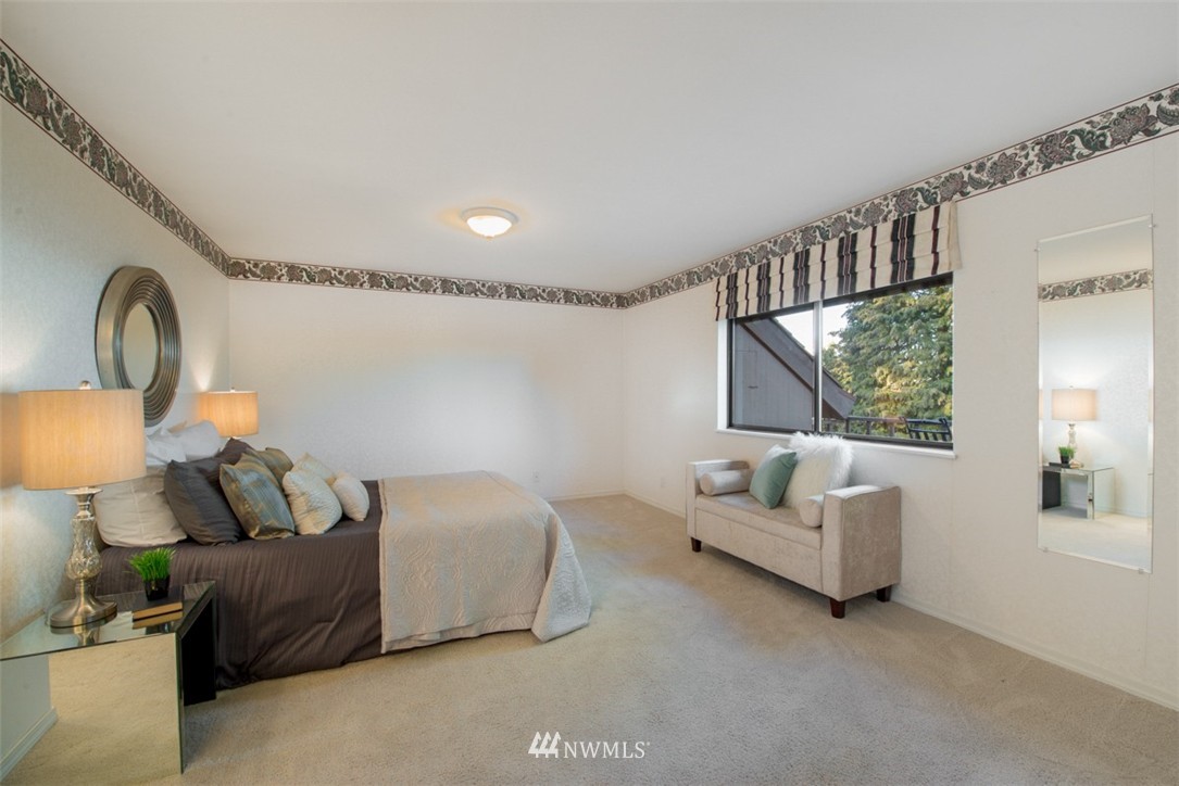 8230 Talbot Road Edmonds, WA 98026 - Photo 13 of 23 Gallery Image 13