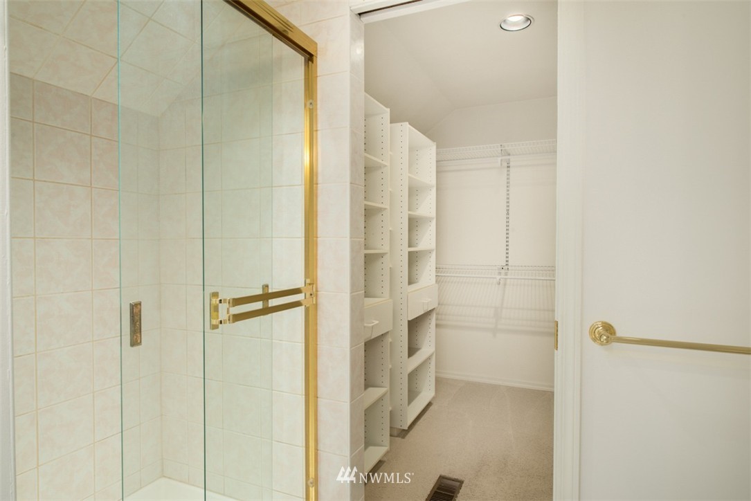 8230 Talbot Road Edmonds, WA 98026 - Photo 14 of 23 Gallery Image 14