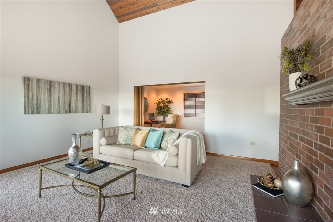 8230 Talbot Road Edmonds, WA 98026 - Photo 5 of 23 Gallery Image 5