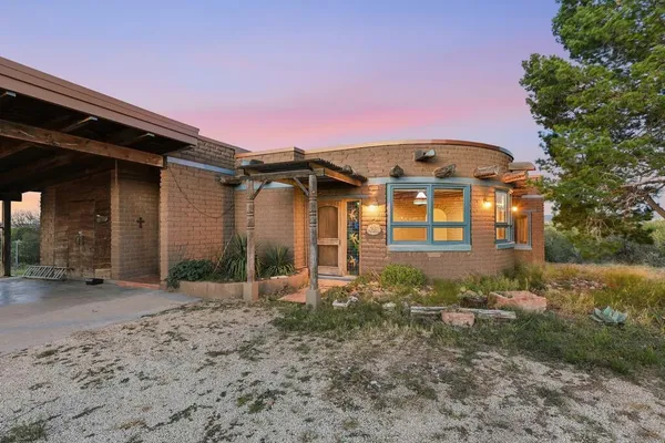 $889,000 | 106 North Hackberry, Alpine, TX 79830
