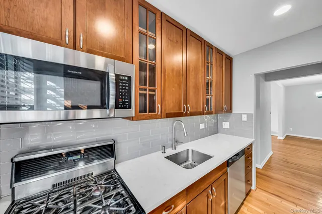 $249,999 | 213-05 75th Avenue, Unit 4N | Oakland Gardens