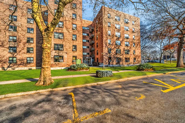$249,999 | 213-05 75th Avenue, Unit 4N | Oakland Gardens