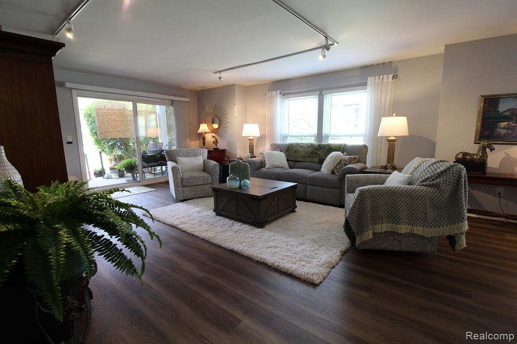 31775 Ridgeside Drive, Unit 2 Farmington Hills, MI 48334 - Photo 77 of 90