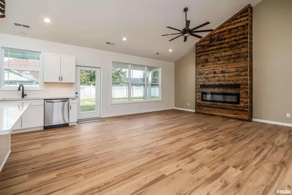 $435,000 | 1106 Horizon Drive, Marion, IL 62959