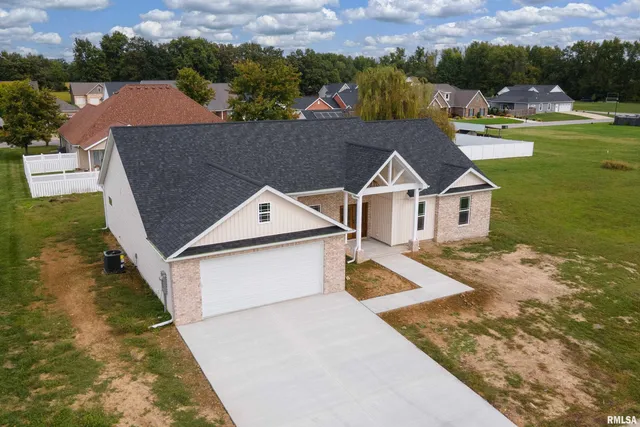 $435,000 | 1106 Horizon Drive, Marion, IL 62959