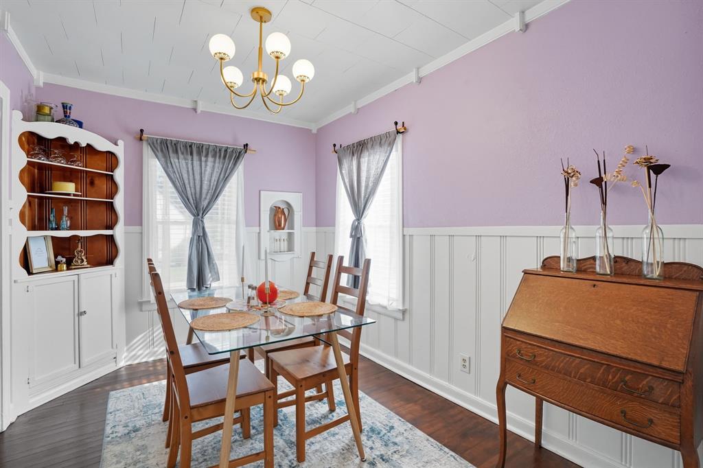 3244 Ryan Avenue Fort Worth, TX 76110 - Photo 10 of 31 a dining room with furniture and window
