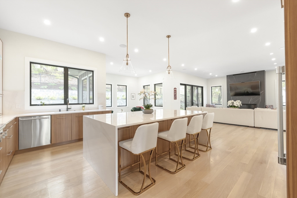 102 Booth Street Needham, MA 02494 - Photo 4 of 42