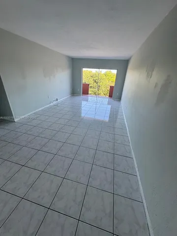 $2,000 | 17101 Northwest 57th Avenue, Unit 317, Miami Gardens, FL 33055