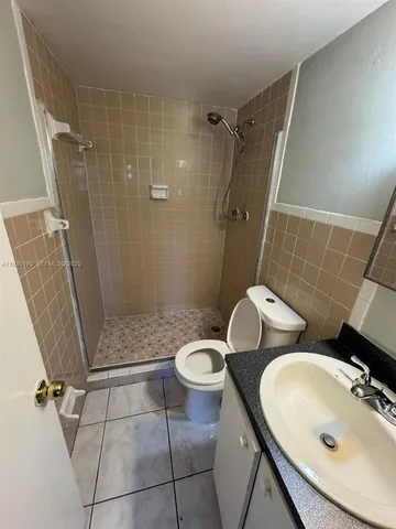 $2,000 | 17101 Northwest 57th Avenue, Unit 317, Miami Gardens, FL 33055