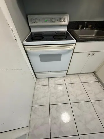 $2,000 | 17101 Northwest 57th Avenue, Unit 317, Miami Gardens, FL 33055