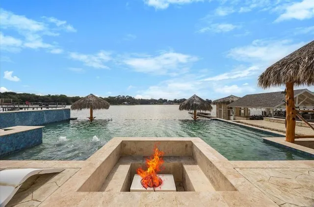 $1,200,000 | 220 Pinoak Drive, Mabank, TX 75156